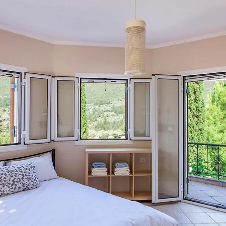 Victoria - 3 Bedroom With A Private Pool