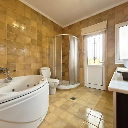 Victoria - 3 Bedroom With A Private Pool Katokhórion