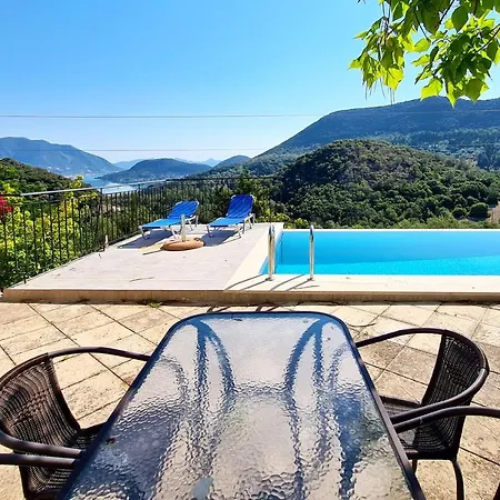 Victoria - 3 Bedroom With A Private Pool וילה Katokhórion
