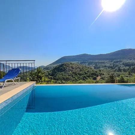 Victoria - 3 Bedroom With A Private Pool Katokhórion