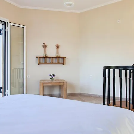 Victoria - 3 Bedroom With A Private Pool Willa *