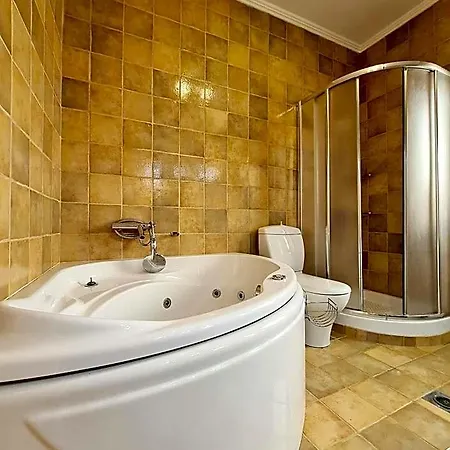 Victoria - 3 Bedroom With A Private Pool Villa