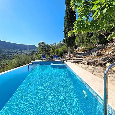 Victoria - 3 Bedroom With A Private Pool Vila *