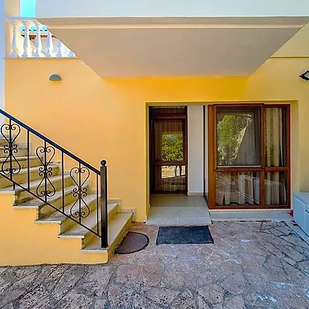 Victoria - 3 Bedroom With A Private Pool