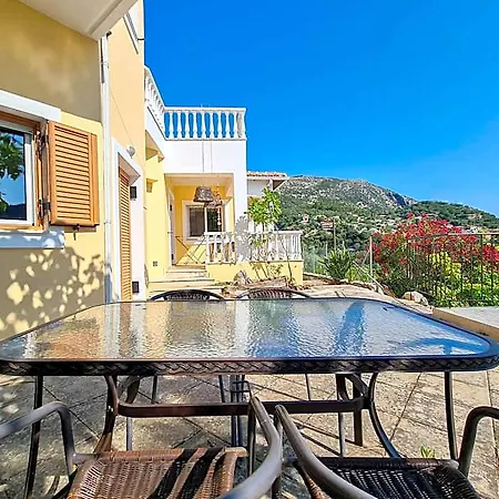 Victoria - 3 Bedroom With A Private Pool *