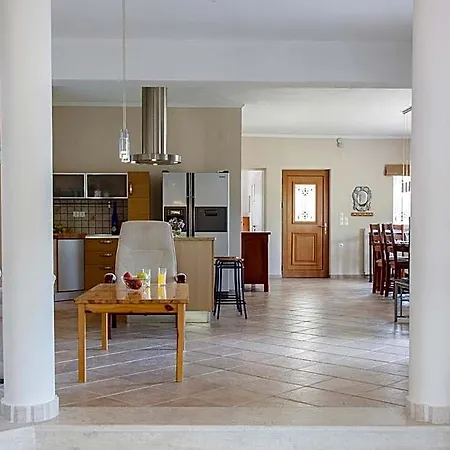 Victoria - 3 Bedroom With A Private Pool Vila