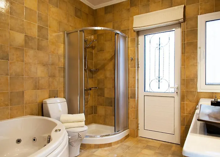 Victoria - 3 Bedroom With A Private Pool Villa *