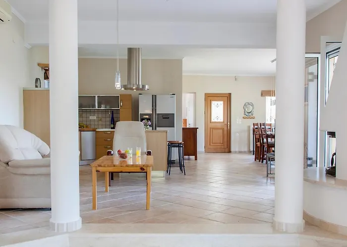 Victoria - 3 Bedroom With A Private Pool Villa